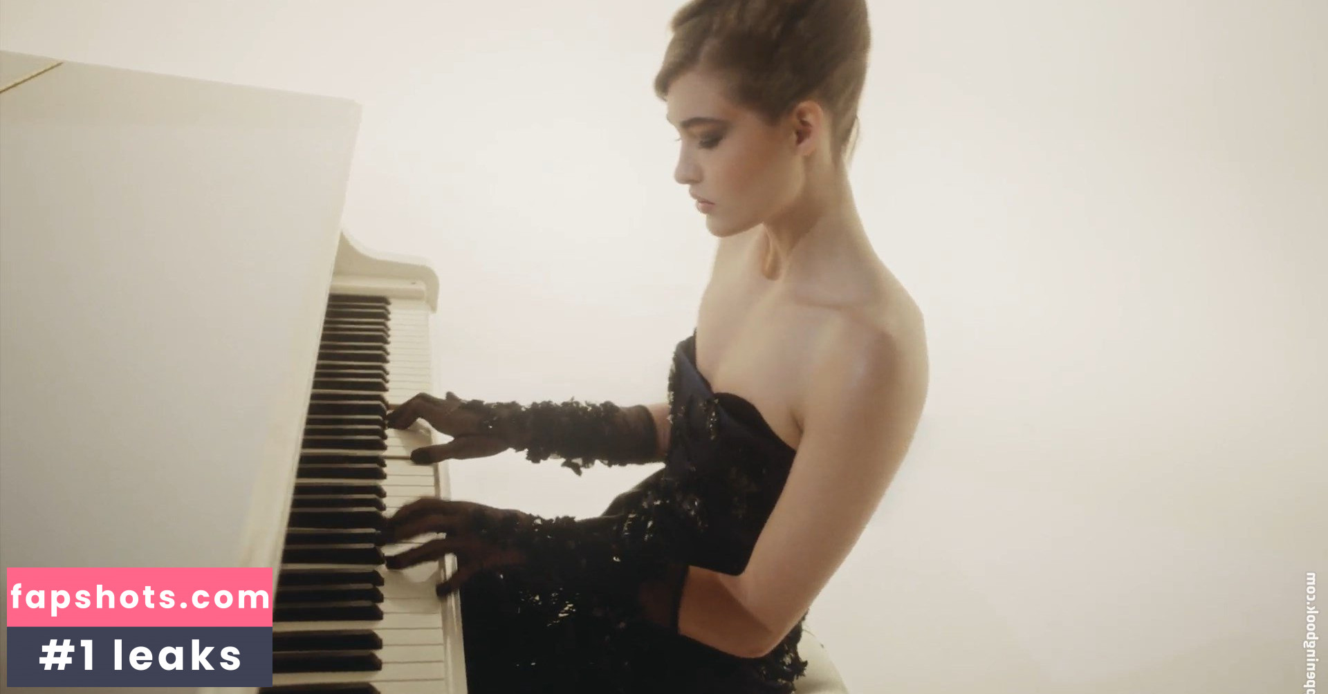 Hannah Ferguson gallery photo #944