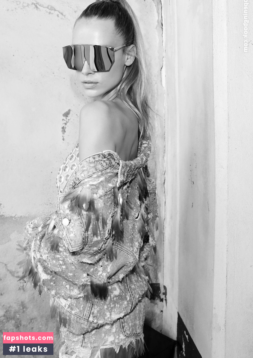 Hannah Ferguson gallery photo #962