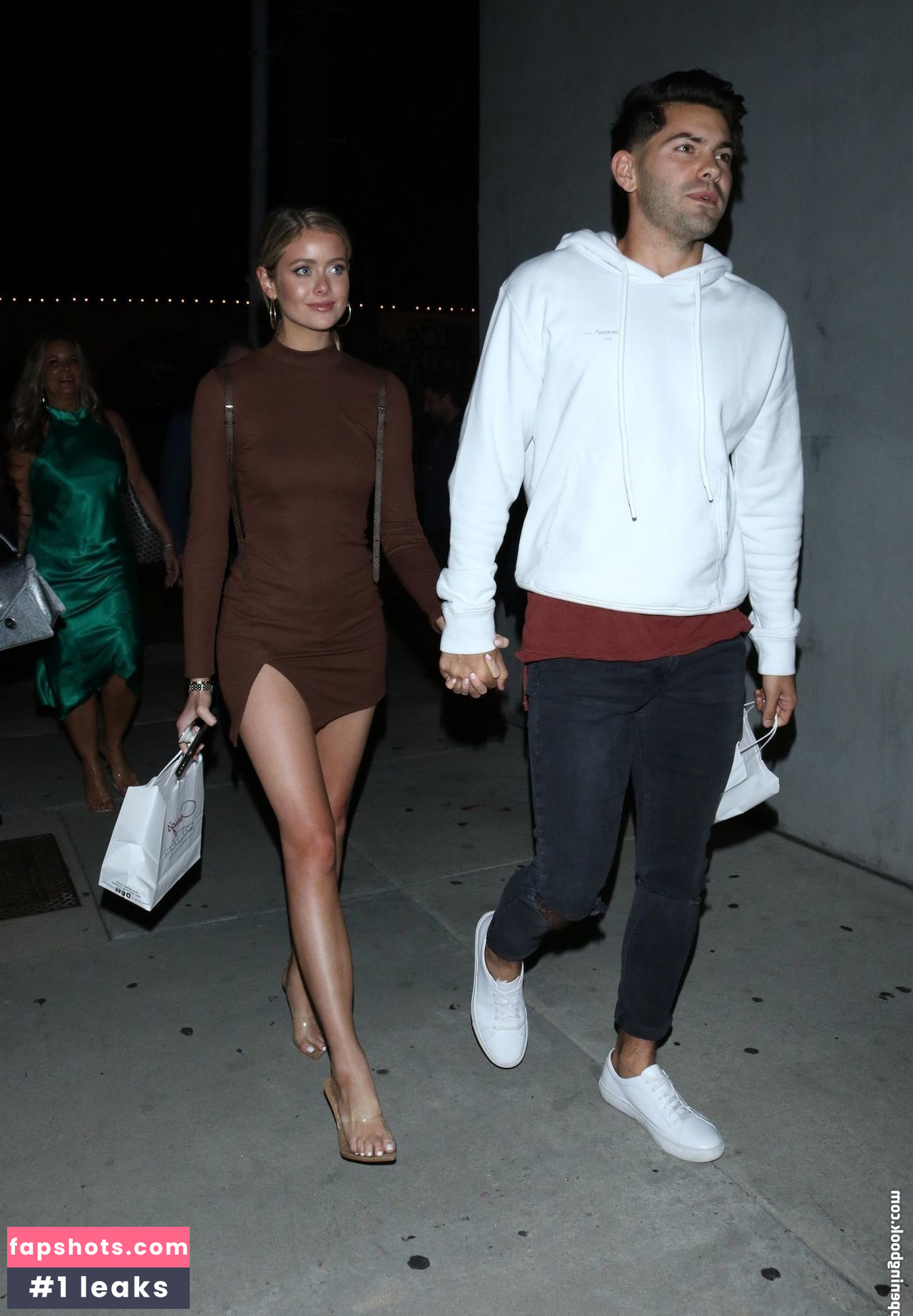 Hannah Godwin gallery photo #22