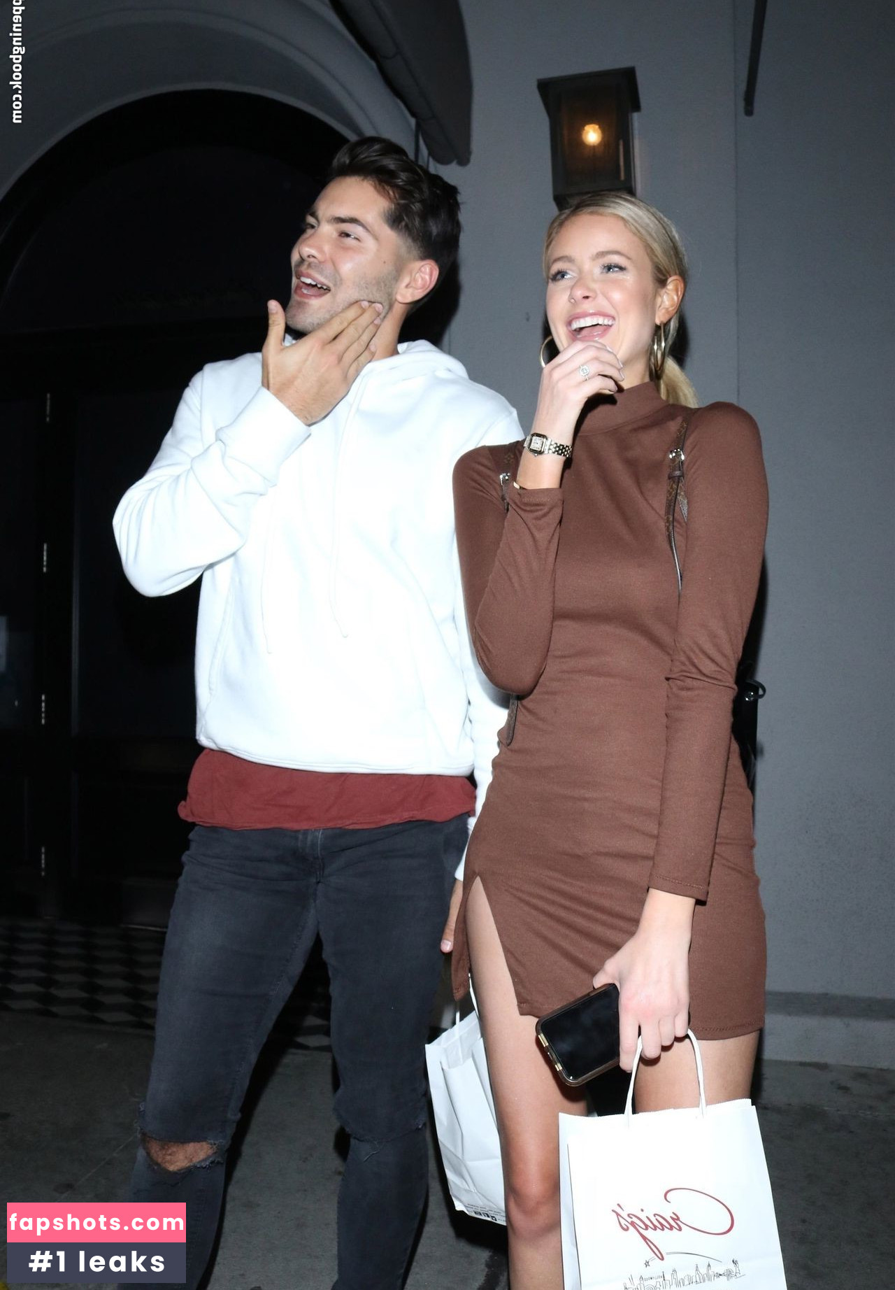 Hannah Godwin gallery photo #35