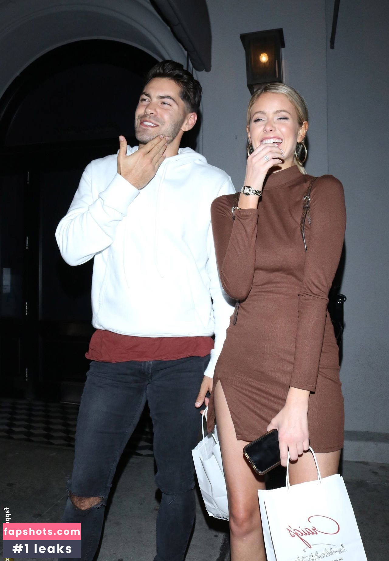 Hannah Godwin gallery photo #36