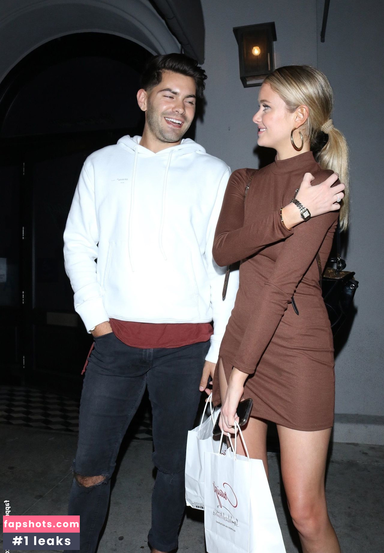 Hannah Godwin gallery photo #38