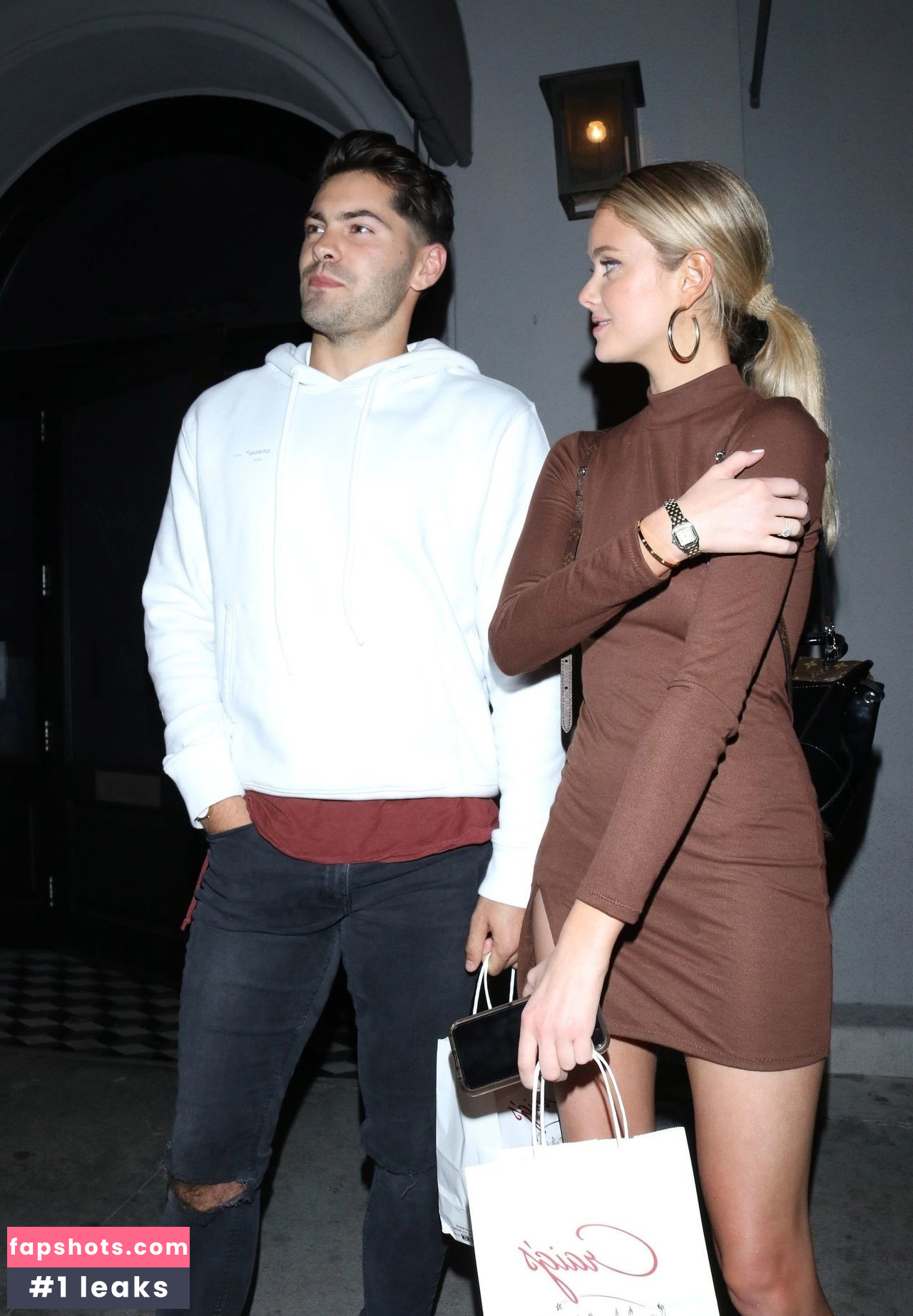 Hannah Godwin gallery photo #41