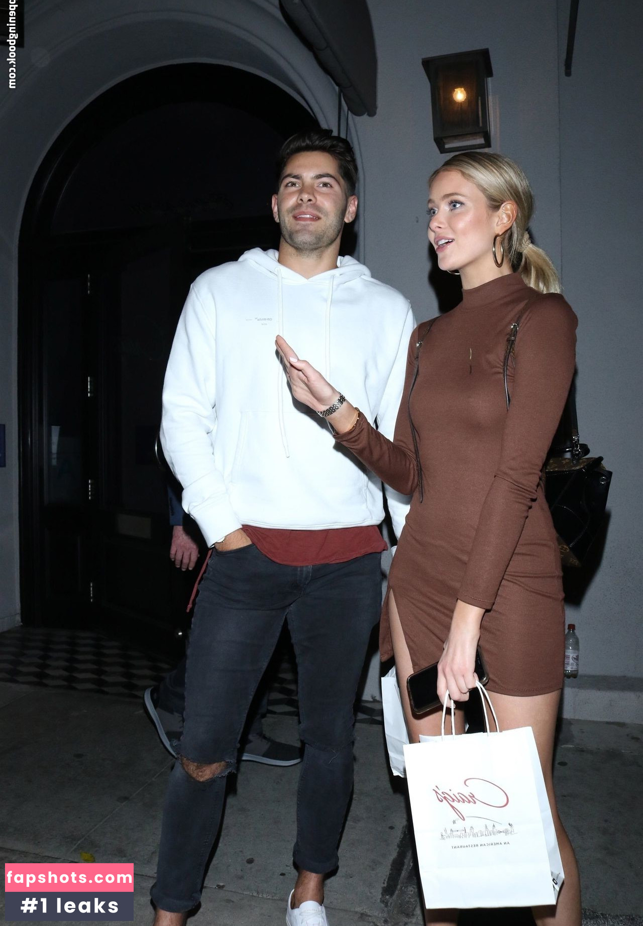 Hannah Godwin gallery photo #44