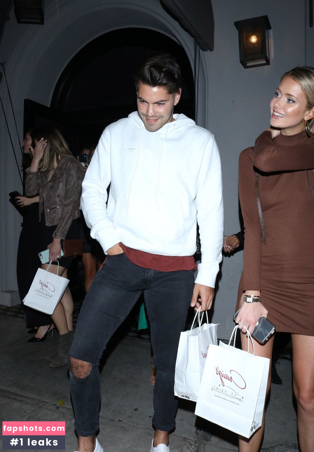 Hannah Godwin gallery photo #45