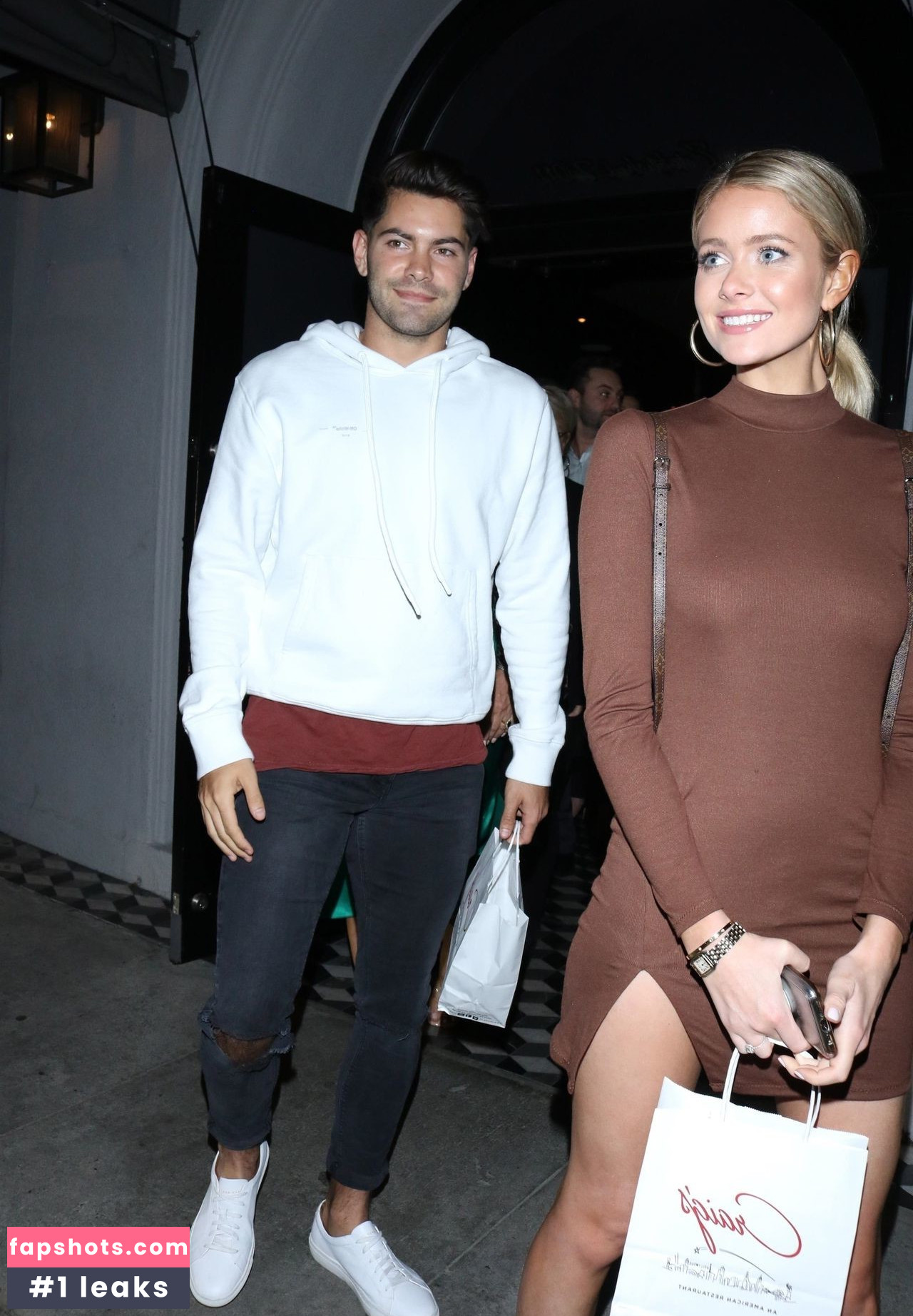 Hannah Godwin gallery photo #46