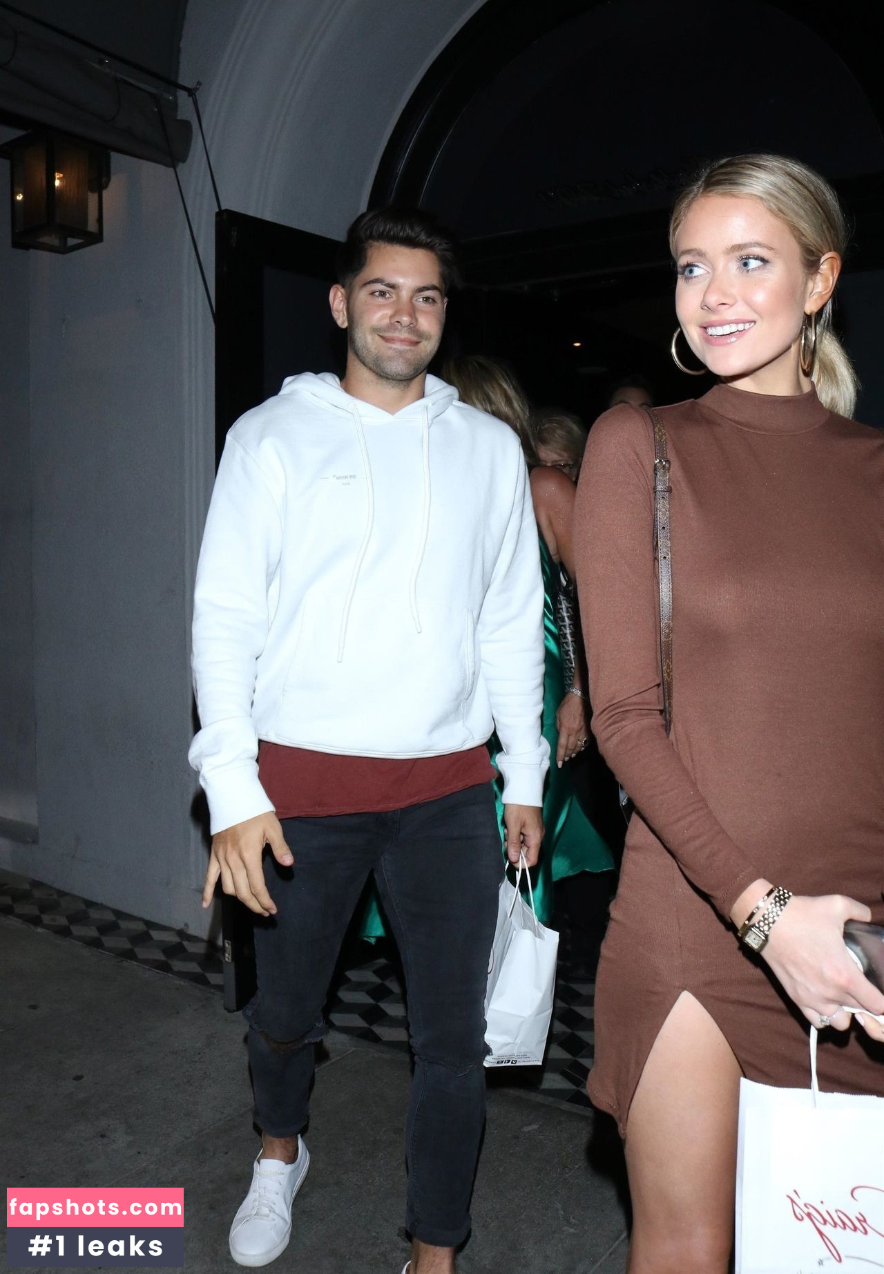 Hannah Godwin gallery photo #47