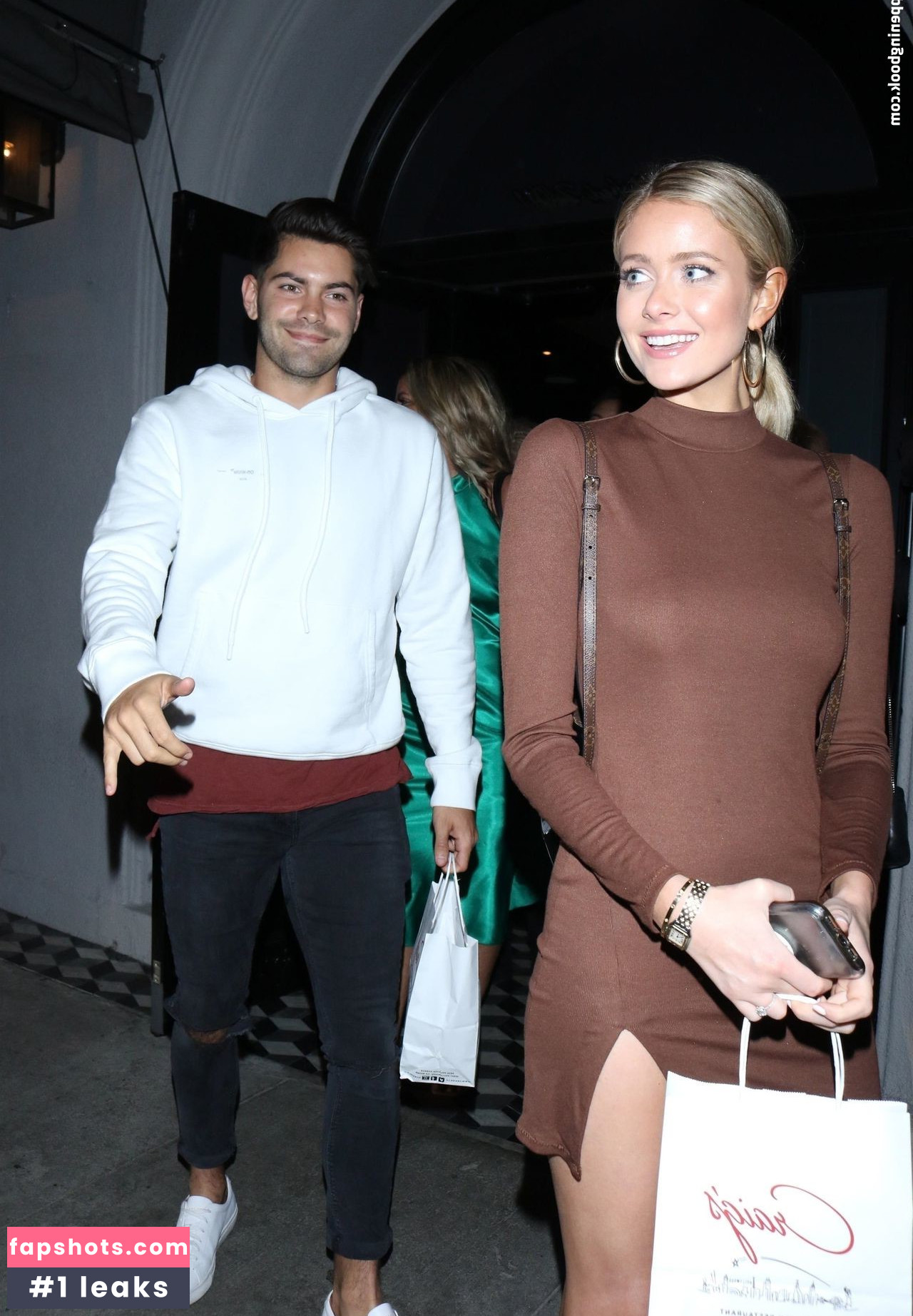 Hannah Godwin gallery photo #48