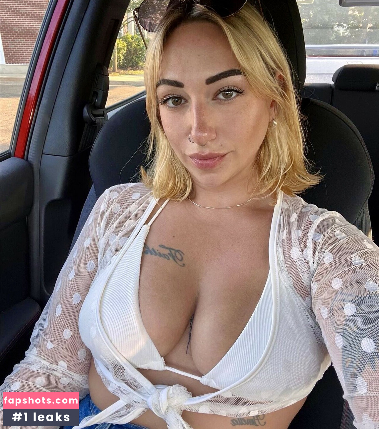 Hannah Helena gallery photo #4