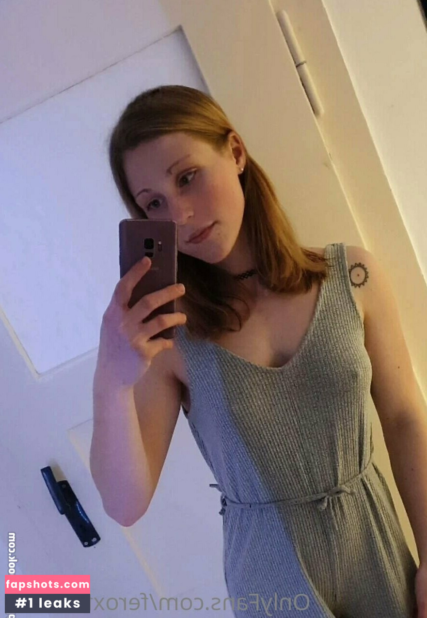 Hannah Klein gallery photo #21