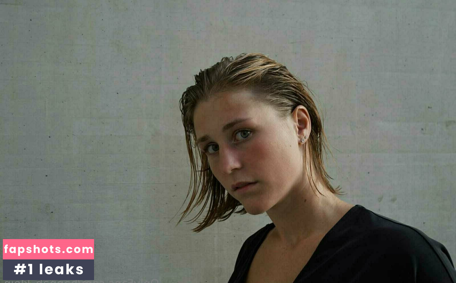 Hannah Klein gallery photo #31