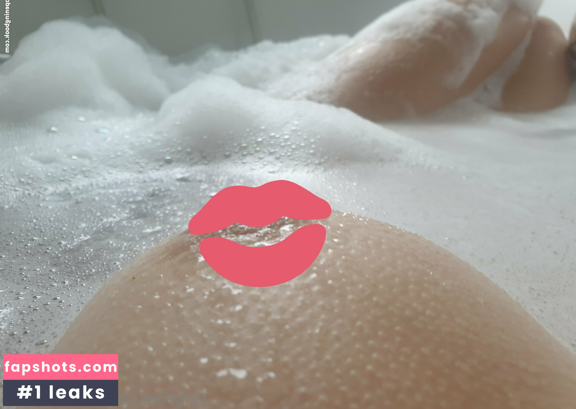 Hannah Klein gallery photo #32