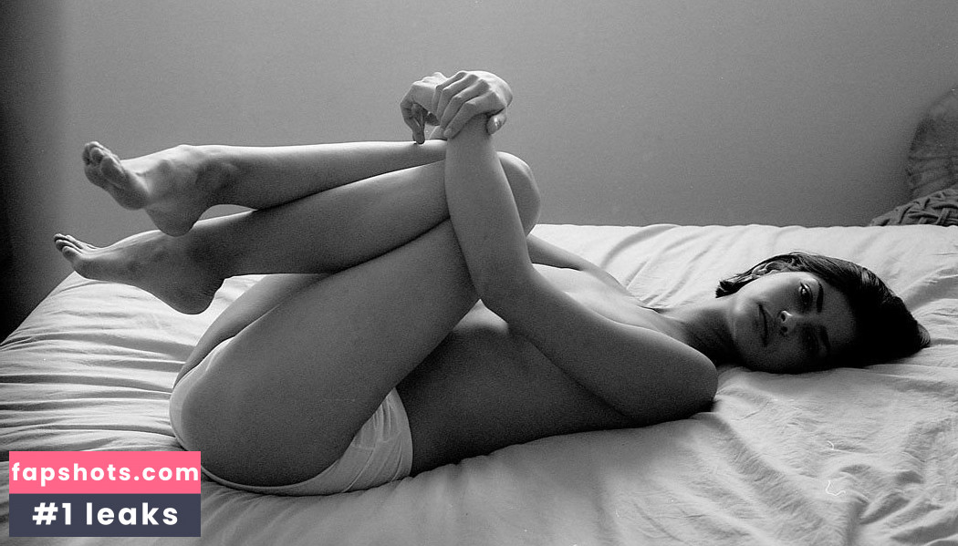 Hannah Kleit gallery photo #9