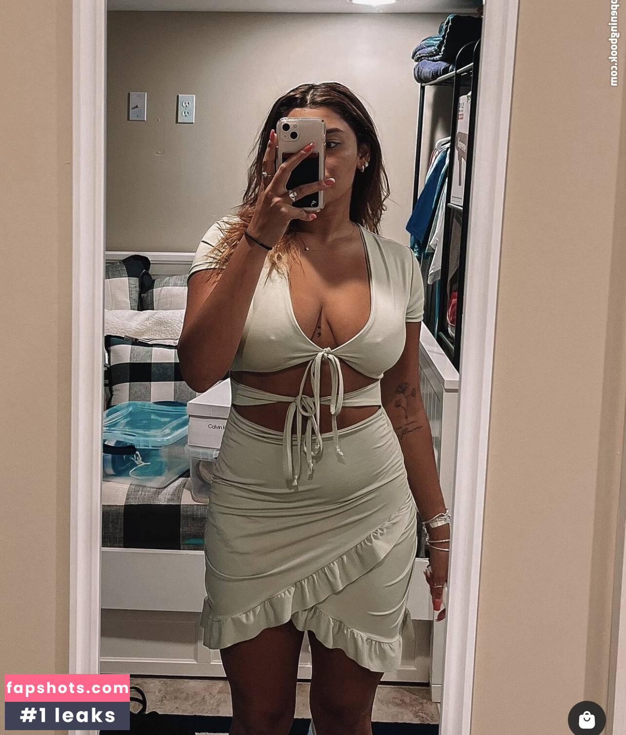 Hannah M gallery photo #12