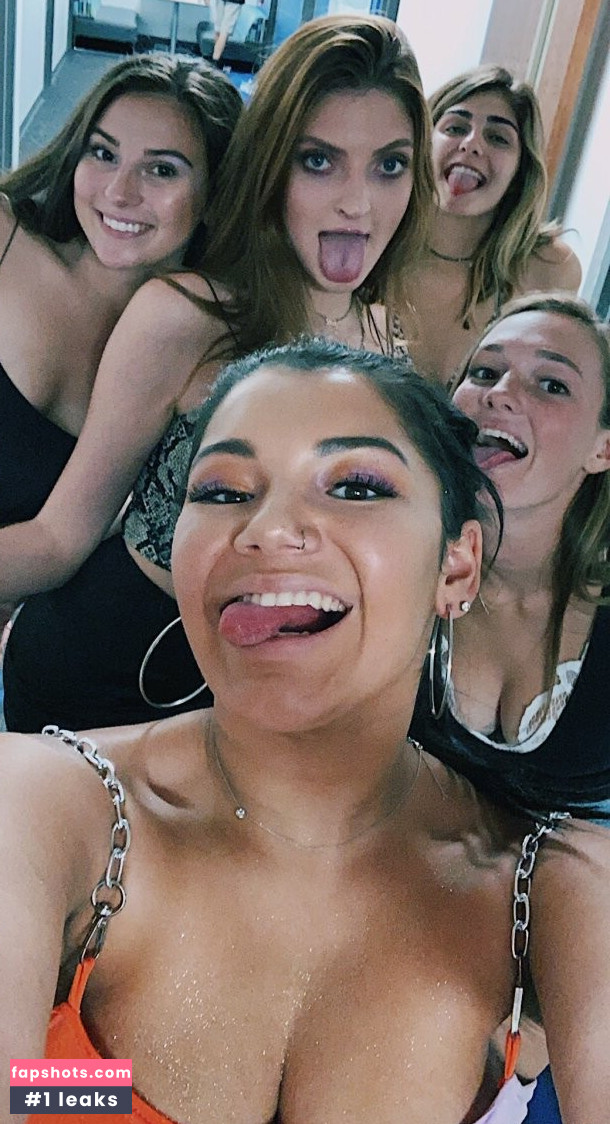 Hannah M gallery photo #23