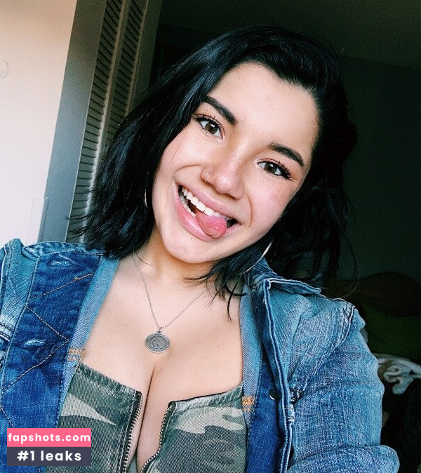 Hannah M gallery photo #9