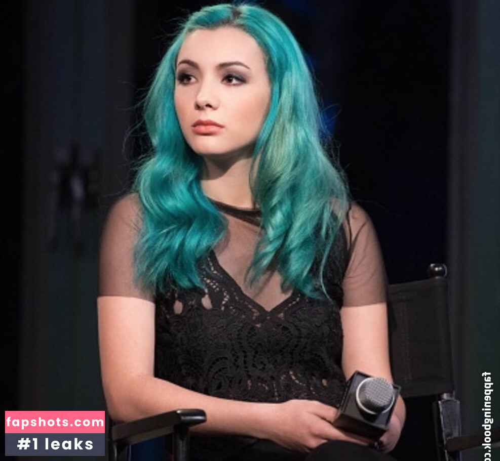 Hannah Marks gallery photo #13