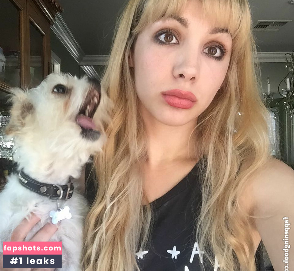 Hannah Marks gallery photo #14