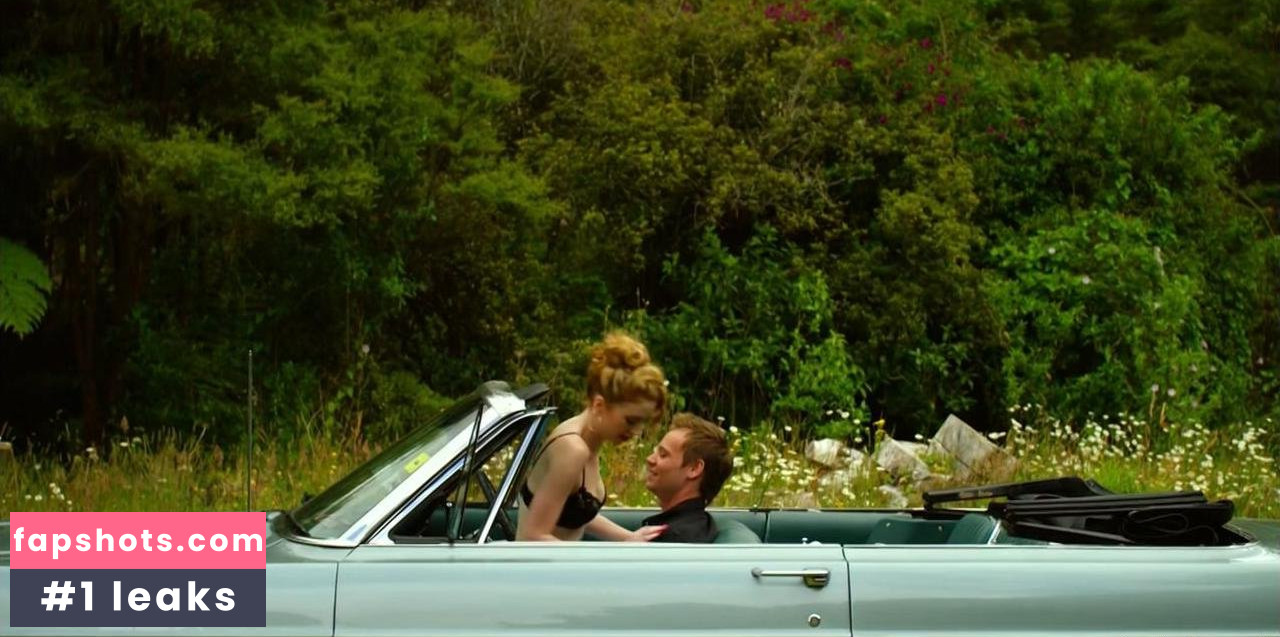 Hannah Marshall gallery photo #4