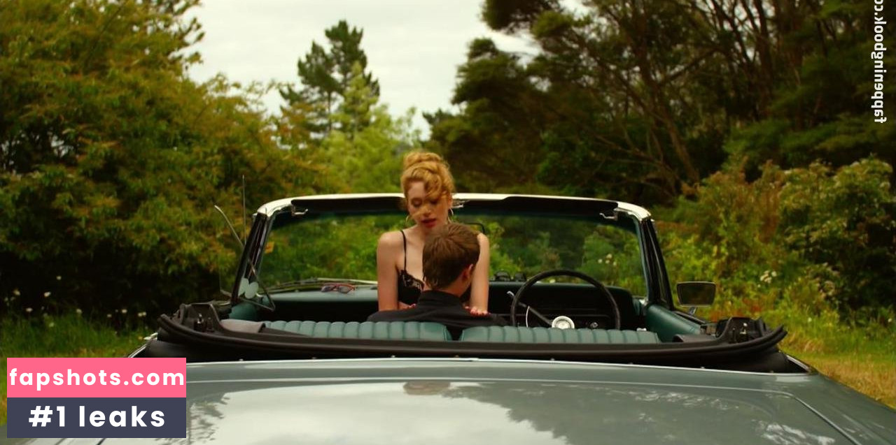 Hannah Marshall gallery photo #5