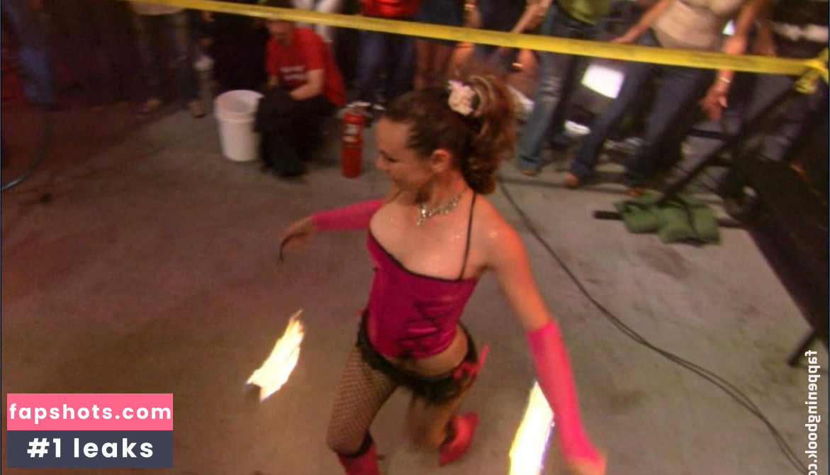 Hannah Mooney nude babe gallery