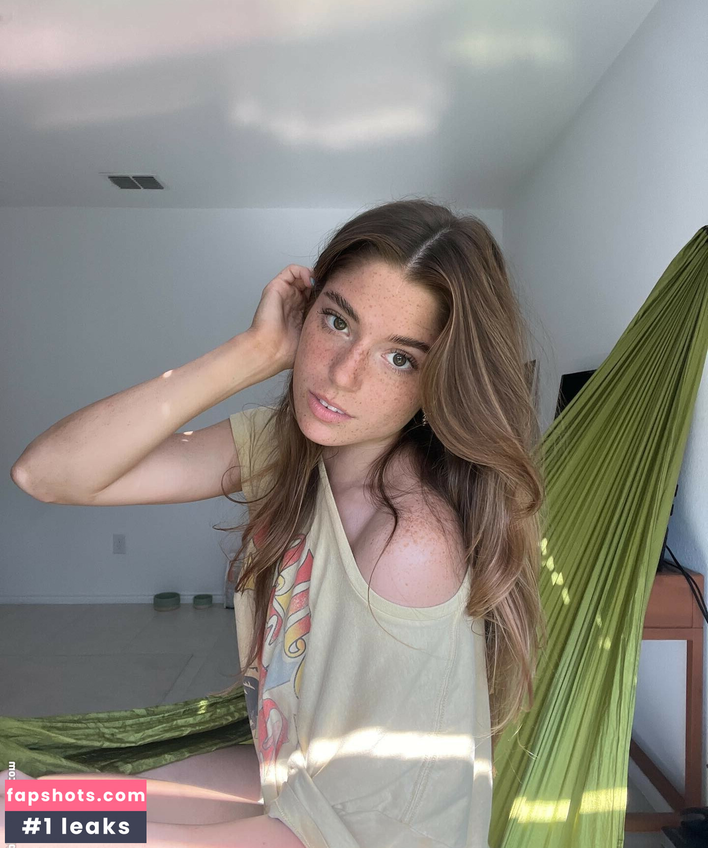 Hannah Stein gallery photo #119