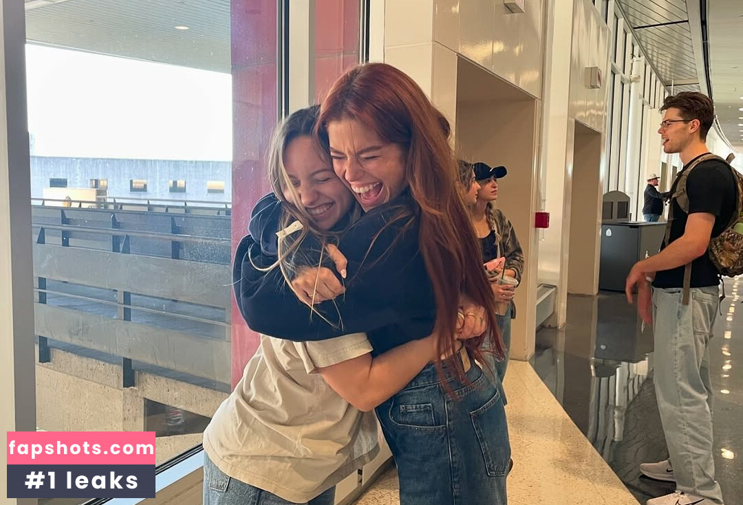 Hannah Stein gallery photo #15