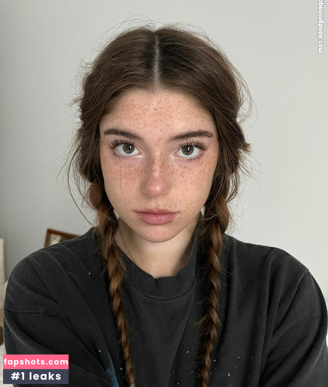 Hannah Stein gallery photo #25