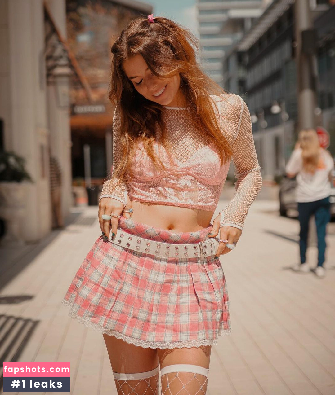 Hannah Stein gallery photo #40