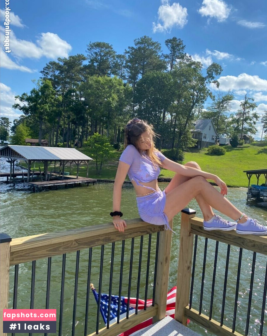 Hannah Stein gallery photo #46