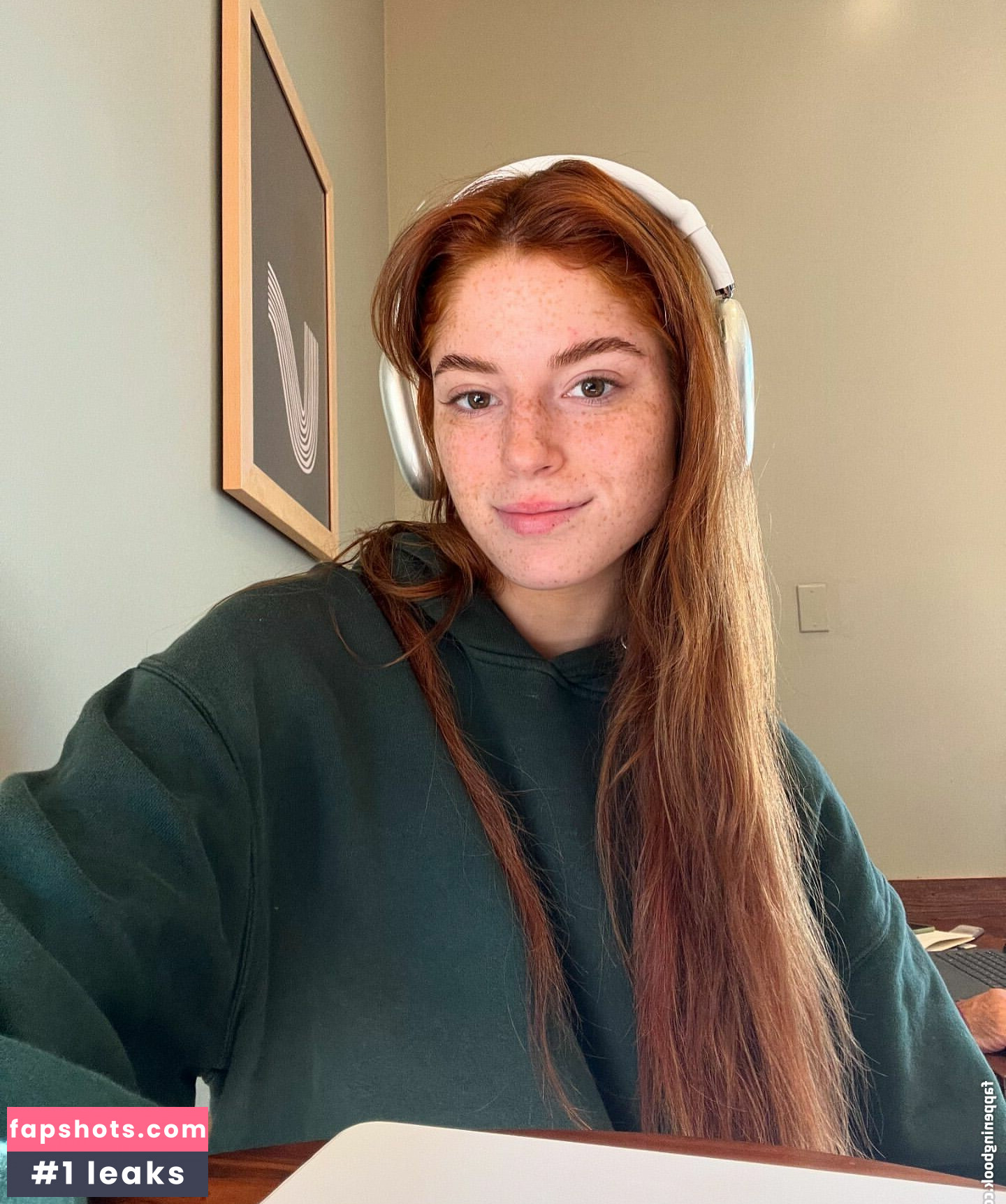 Hannah Stein gallery photo #53