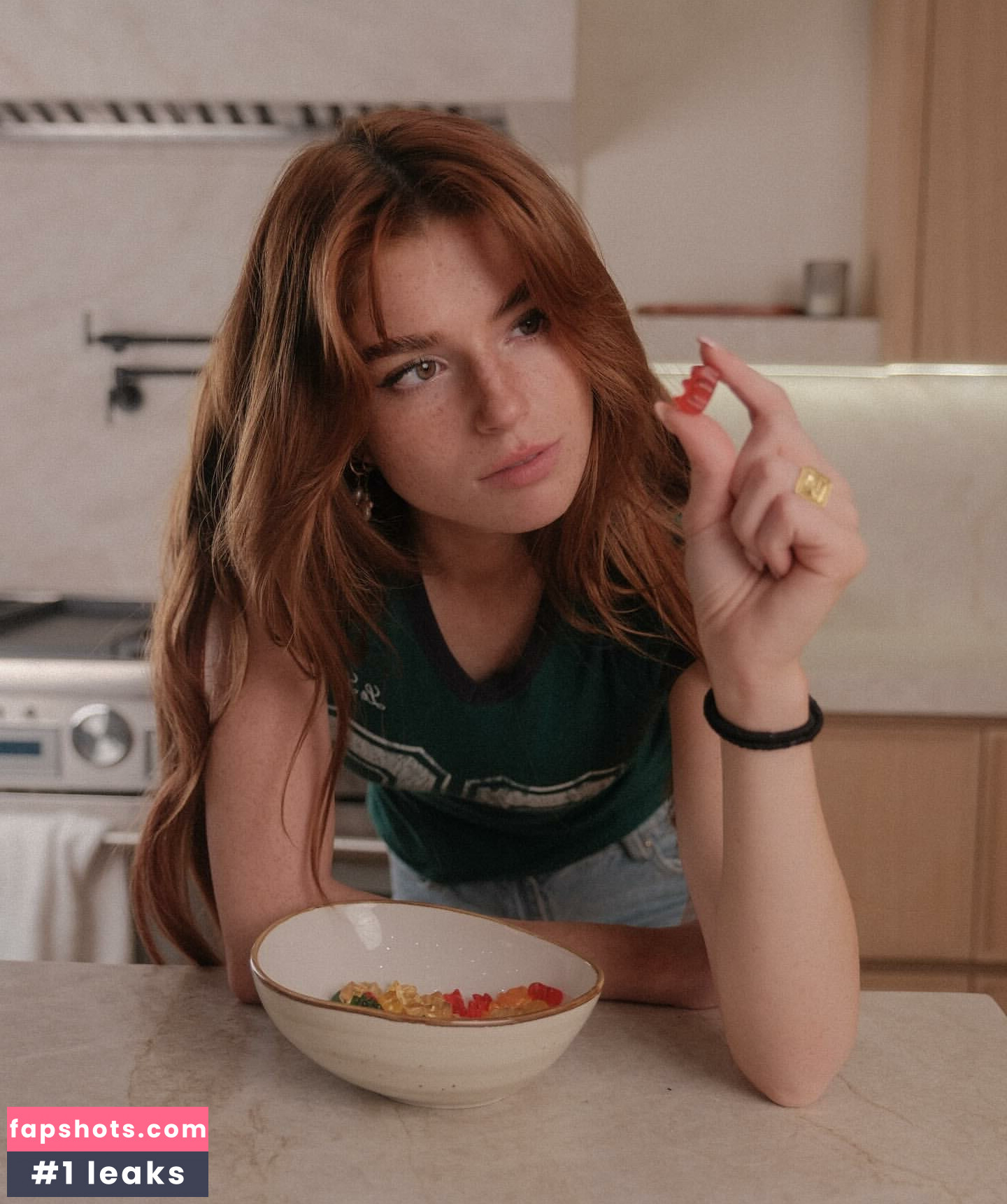 Hannah Stein gallery photo #57