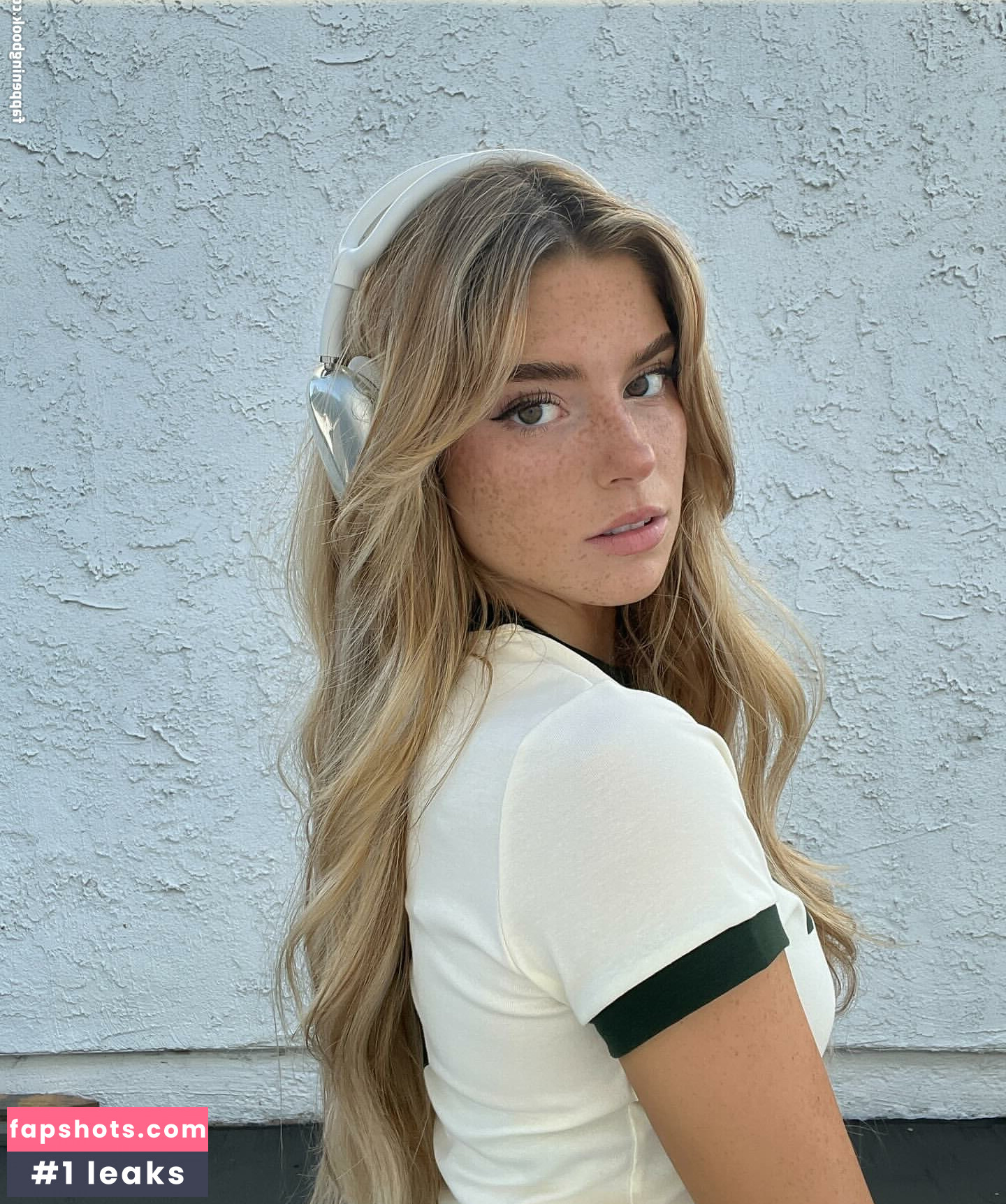 Hannah Stein gallery photo #76