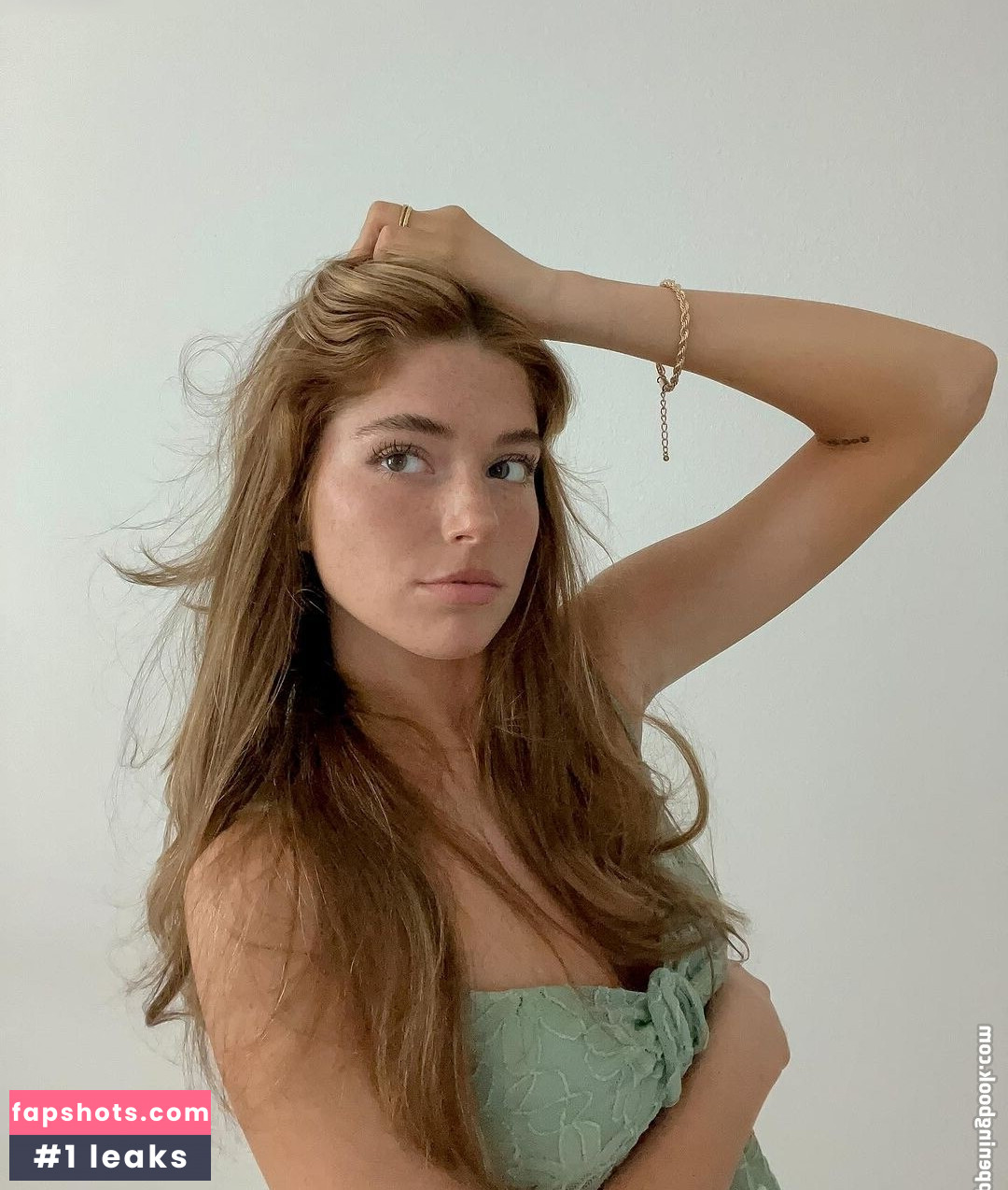 Hannah Stein gallery photo #93