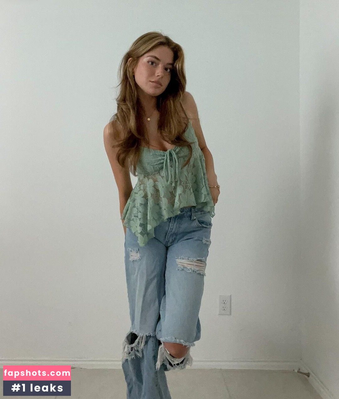 Hannah Stein gallery photo #96