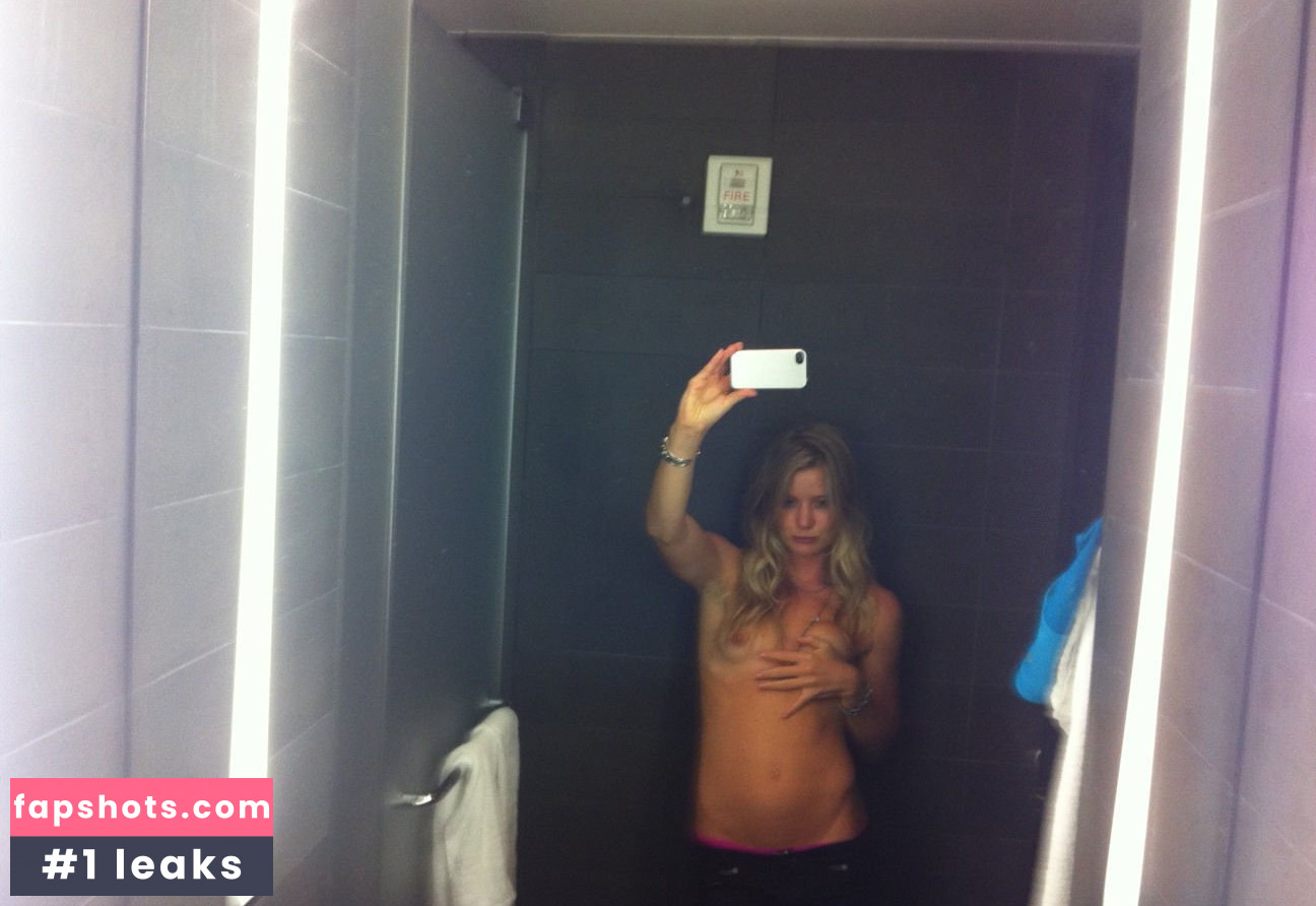 Hannah Teter gallery photo #30