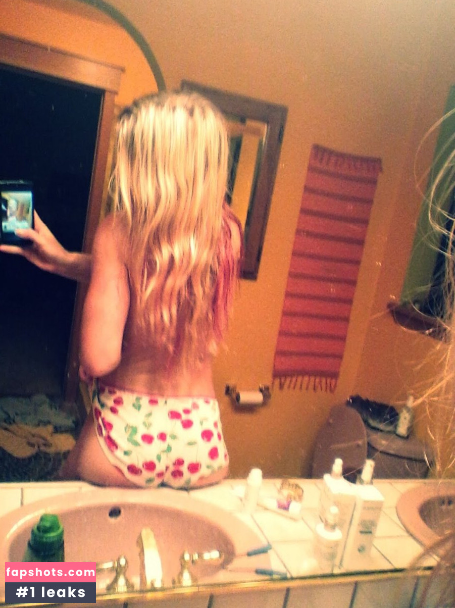 Hannah Teter gallery photo #43