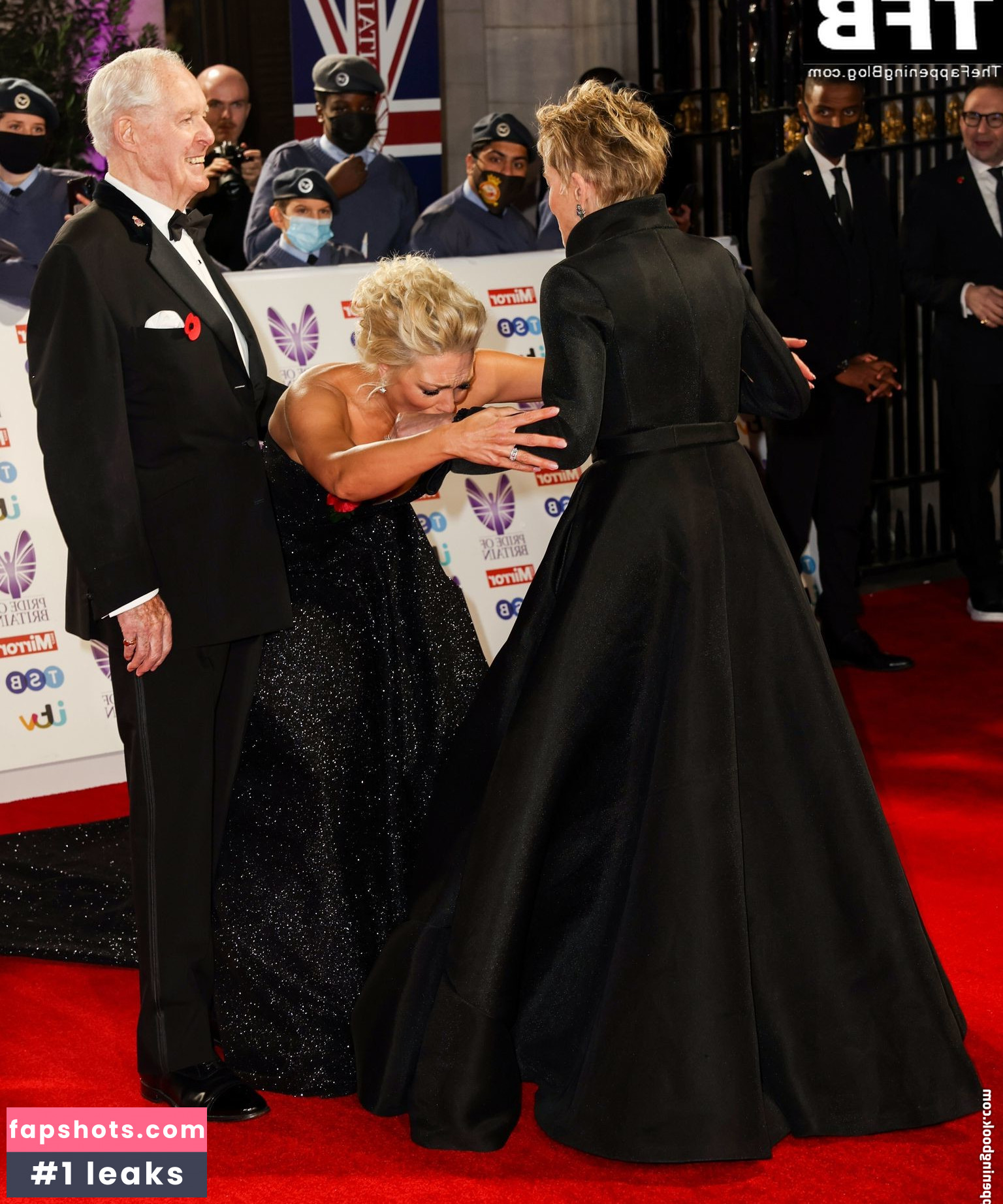 Hannah Waddingham gallery photo #209