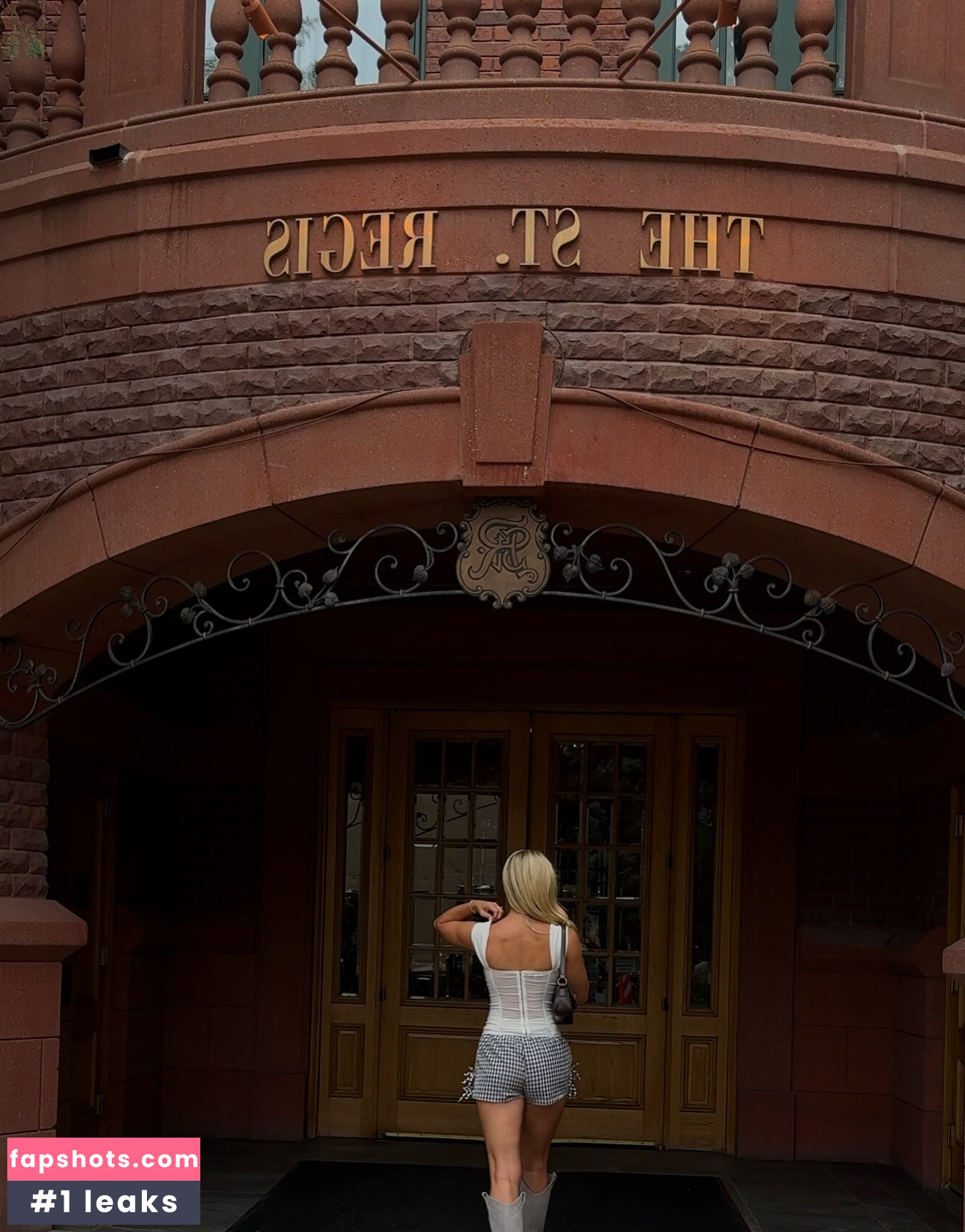 Hannah White Nude Leaks OnlyFans Photos #10 - LeakJerk