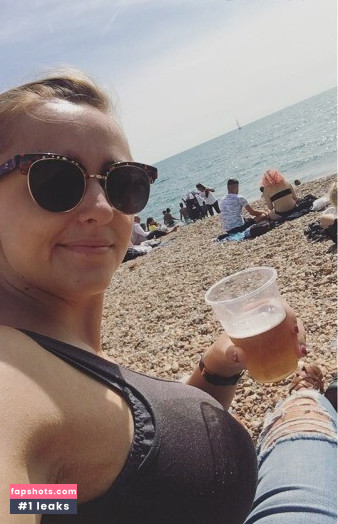 Hannah Witton Nude Leaks OnlyFans Photos #45 - LeakJerk