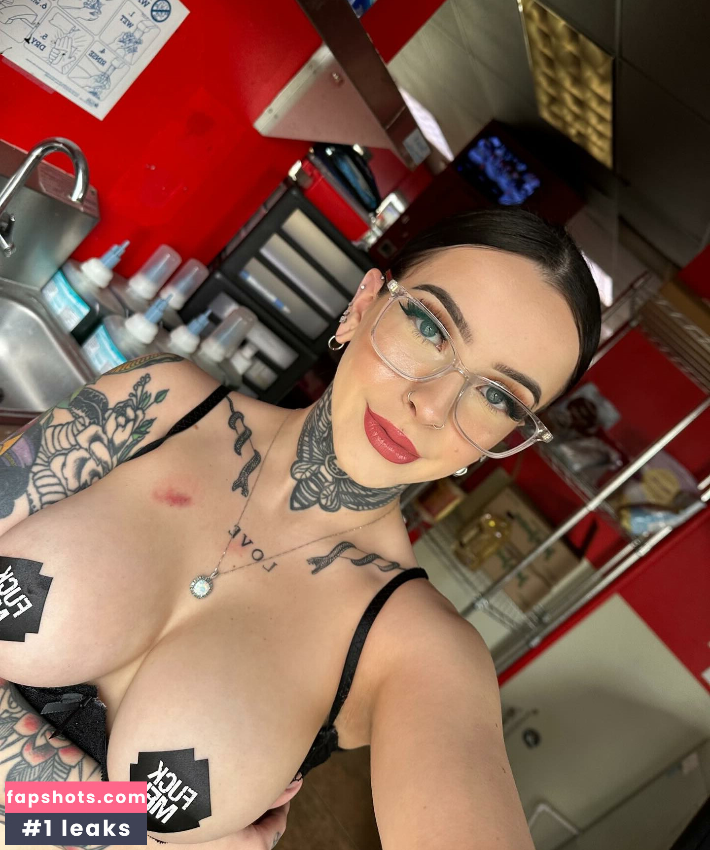 Hannahbabyjane nude babe gallery