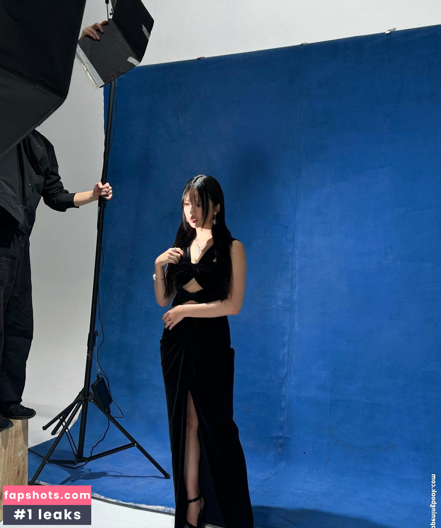 Hanni Pham gallery photo #25