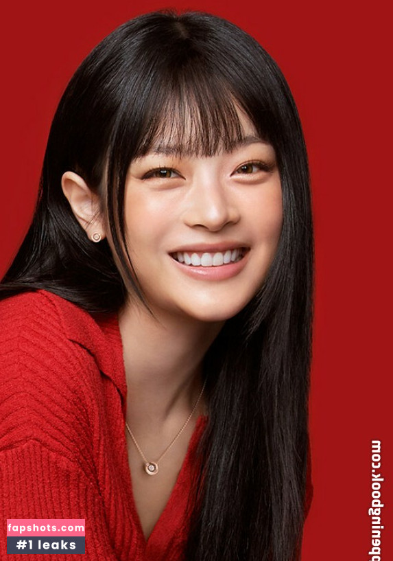 Hanni Pham gallery photo #39