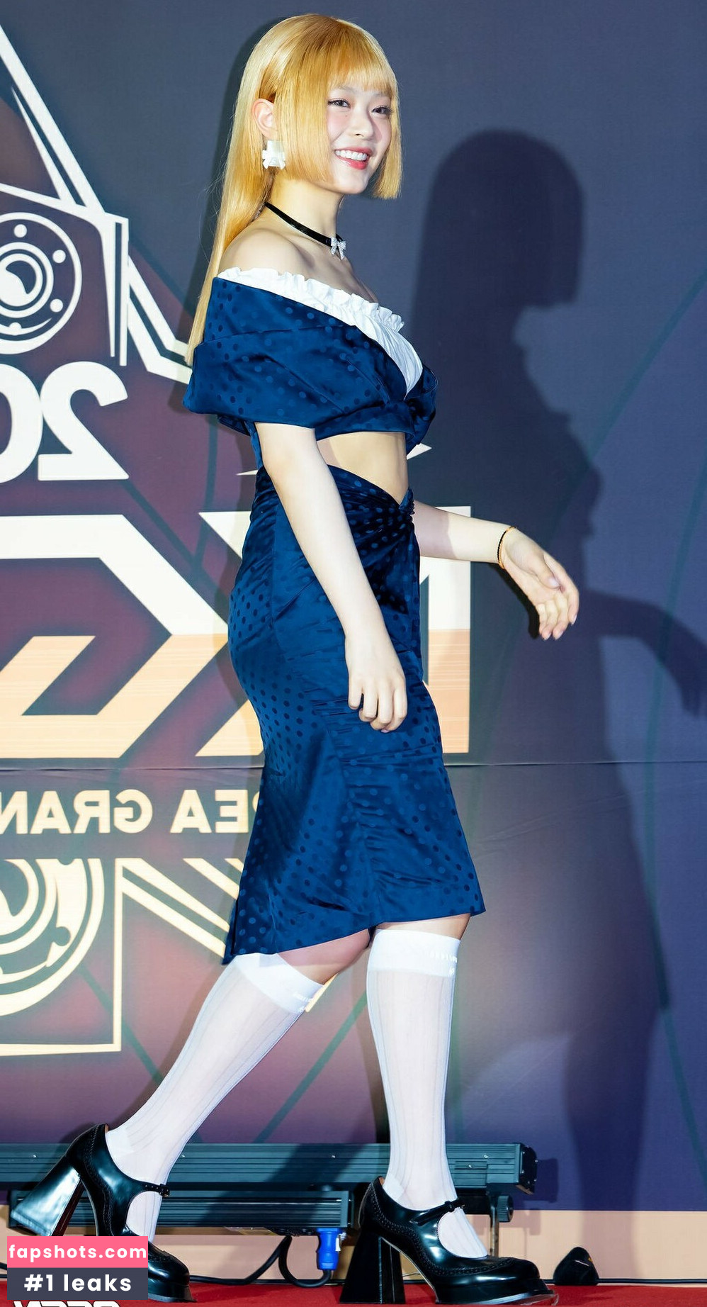 Hanni Pham gallery photo #41