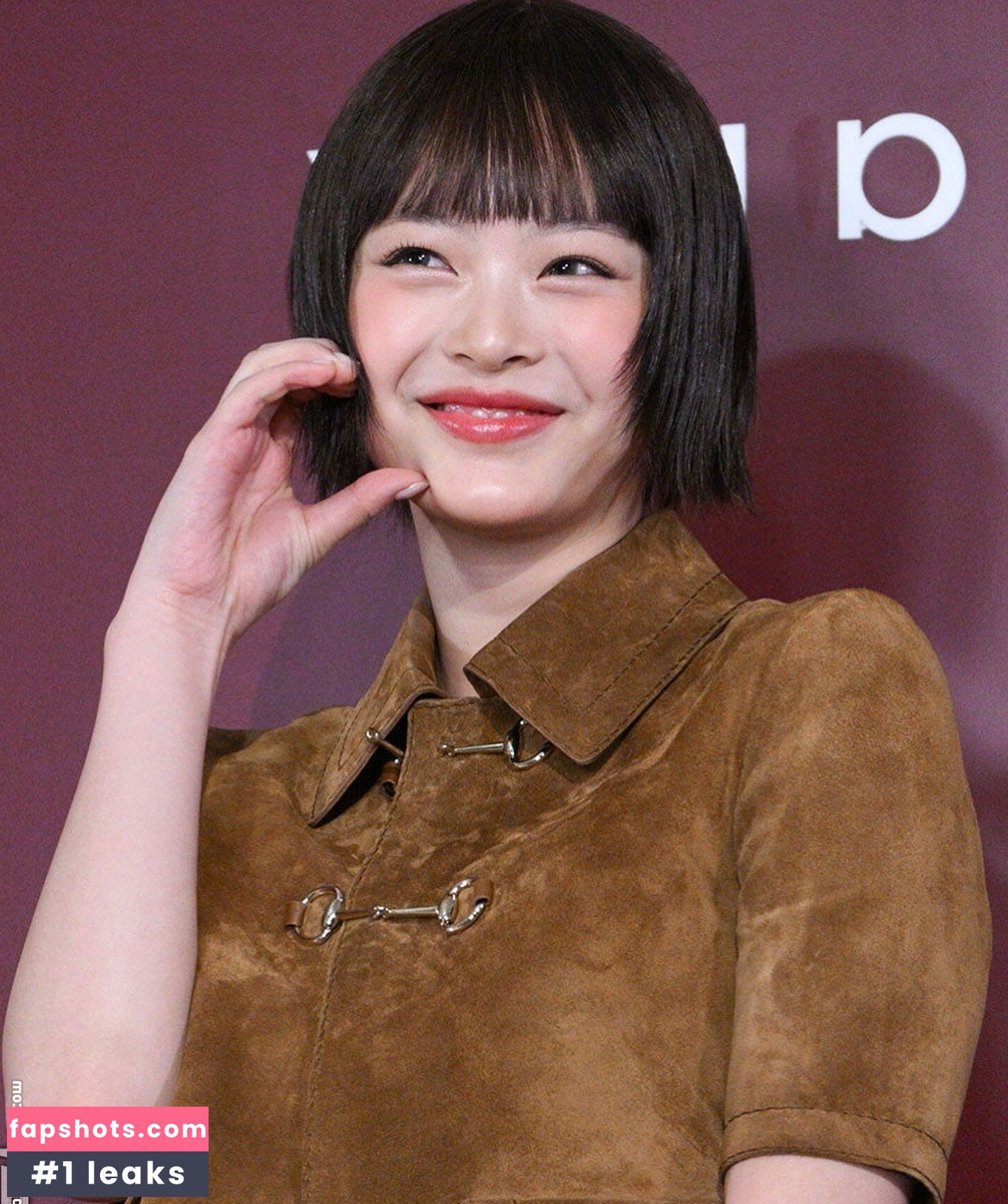 Hanni Pham gallery photo #49