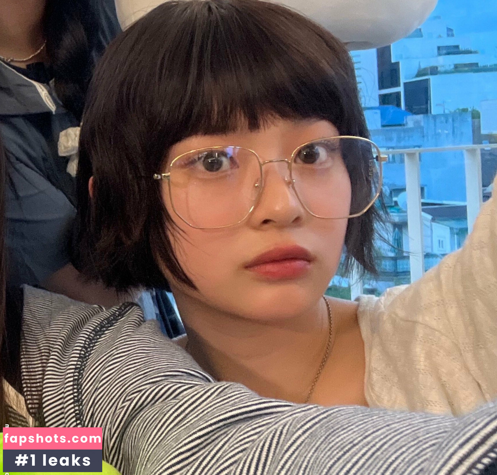 Hanni Pham gallery photo #52