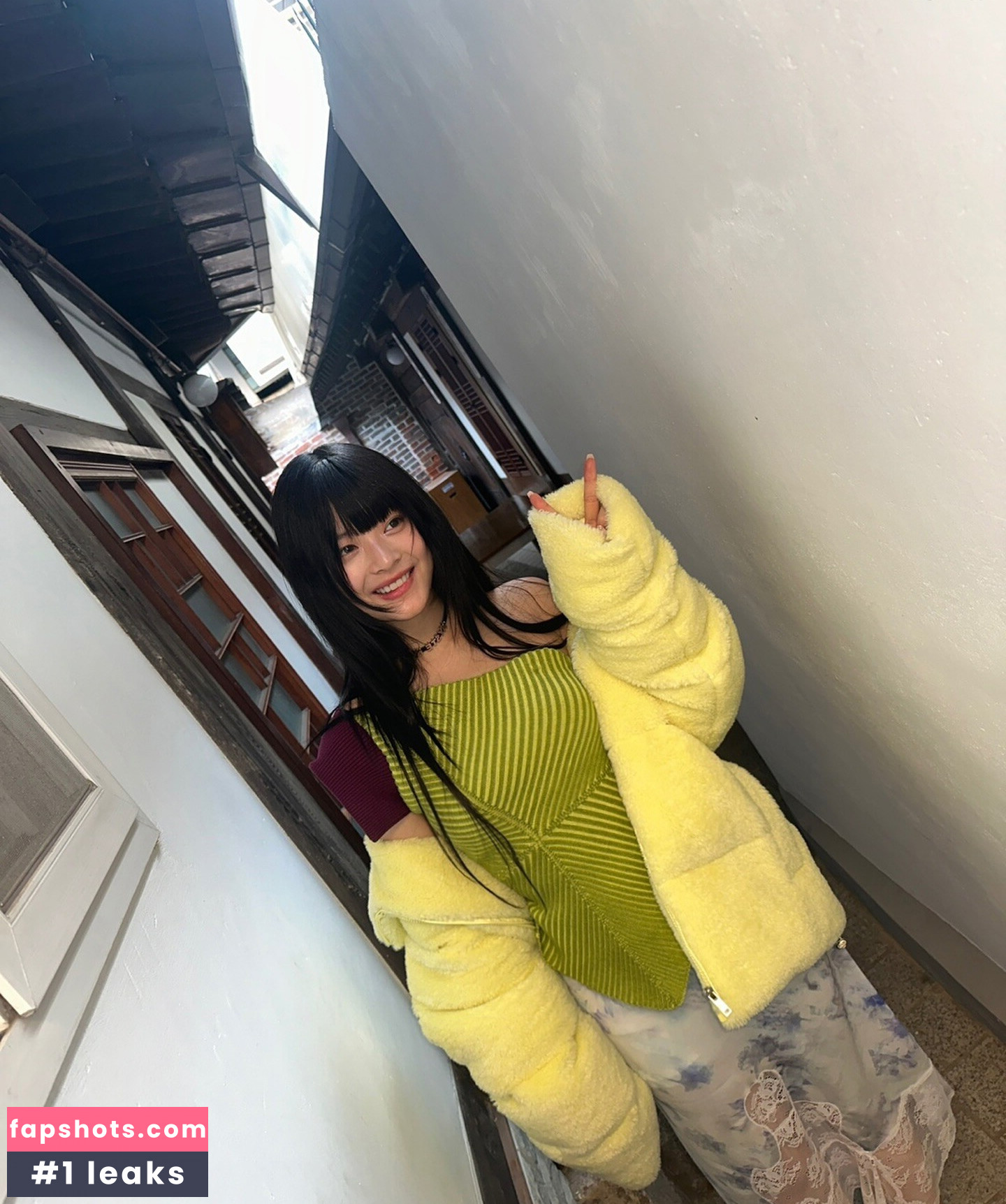 Hanni Pham gallery photo #61