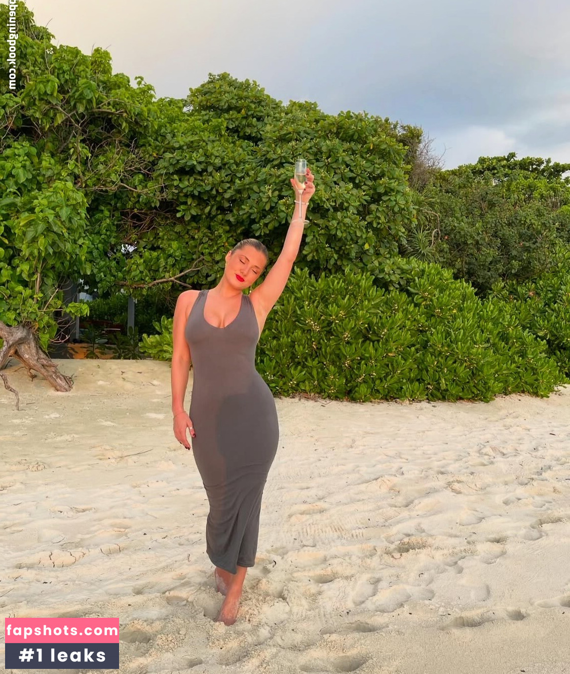 Hari Beavis Nude Leaks OnlyFans Photos #11 - LeakJerk