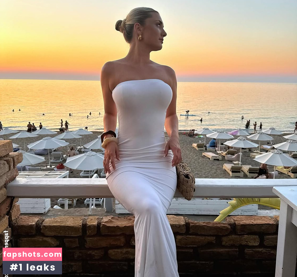 Hari Beavis Nude Leaks OnlyFans Photos #3 - LeakJerk