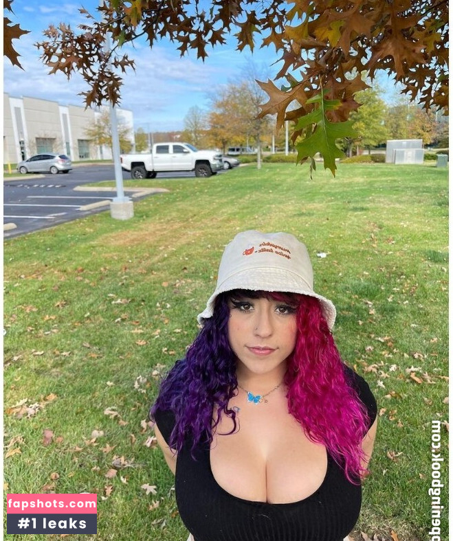 Harlee Queeni gallery photo #13